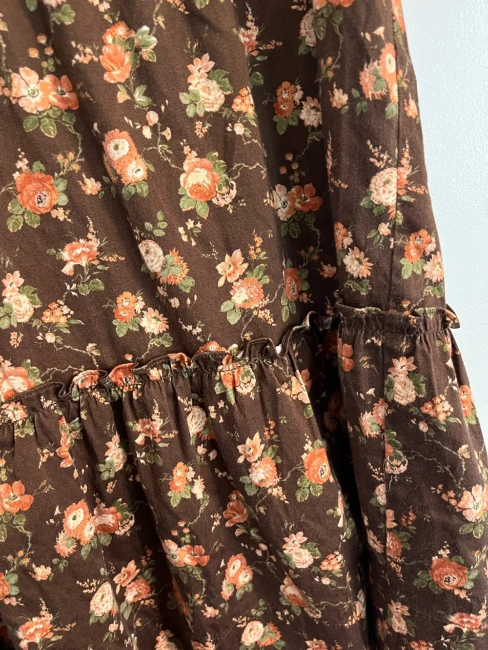 Tuckernuck Brown Floral Short Tiered Dress Rosewood Chintz Crawford
Dress large - Picture 4 of 8